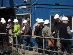 Dozenten auf der Baustelle Hafencity