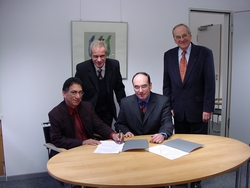 (v.l.n.r.) Prof. Dr. Hussein M.A. Ibrahim, Prof. Jan Schubert, Prof. Dr. Martin Thren und Gerold Kle