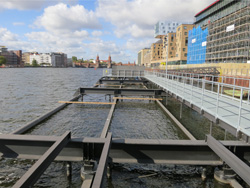 Module eines Mischwasserspeichers in der Spree