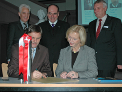 v.l.n.r.: Fred Apel, Uwe Schünemann, Prof. Dr. Dr. h.c. Martin Thren, Prof. Dr. Johanna Wanka, 